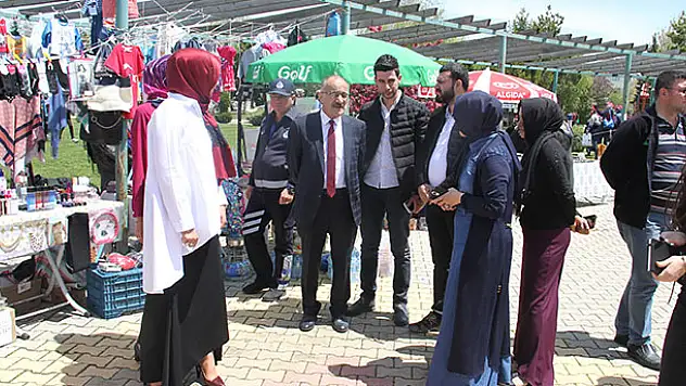 Beyşehir'de El Emeği Kadınlar Pazarı kuruldu