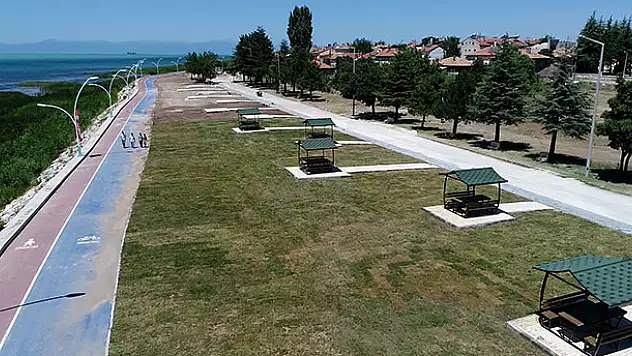 Beyşehir'de göl sahil bandı yenileniyor
