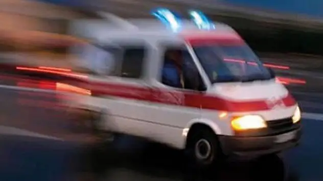 Beyşehir'de hafif ticari araçla otomobil çarpıştı
