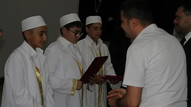Beyşehir'de hafızlık mezuniyet töreni düzenlendi
