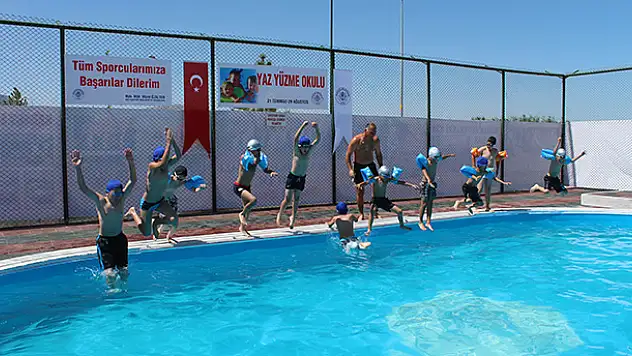 Beyşehir'de hanımlara özel yüzme havuzu