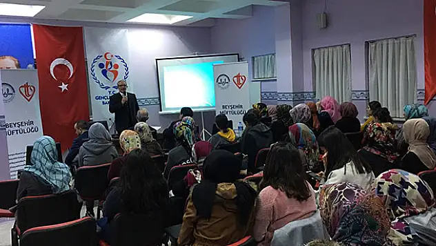 Beyşehir'de 'Hazreti Peygamberimiz ve Gençlik' konulu konferans