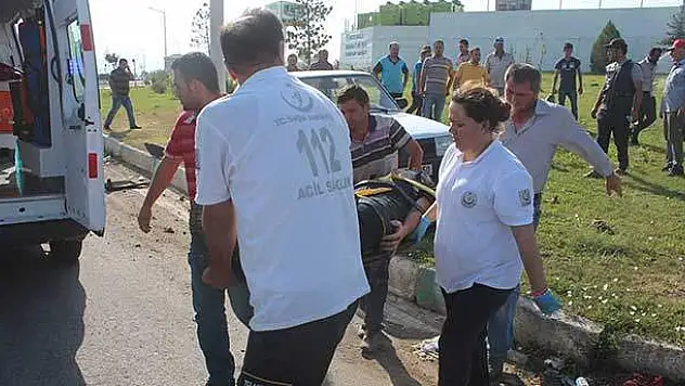 Beyşehir'de İki Otomobil Çarpıştı