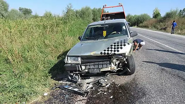Beyşehir'de iki otomobil çarpıştı: 2 yaralı