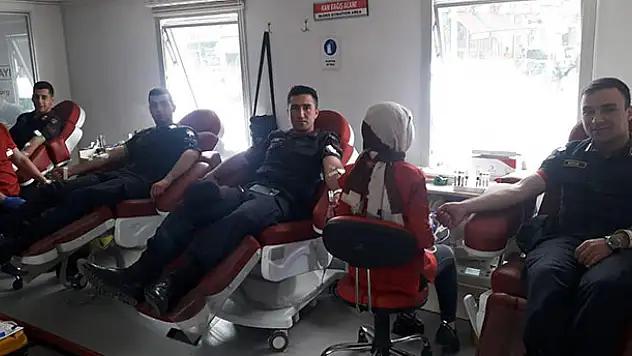 Beyşehir'de jandarmadan kan bağışı