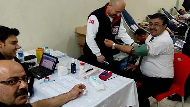 Beyşehir'de kan bağışı kampanyasına yoğun ilgi
