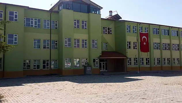Beyşehir'de kapatılan özel okulun muhasebecisi tutuklandı