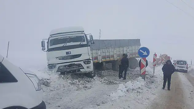 Beyşehir'de kar yağışı etkili oluyor