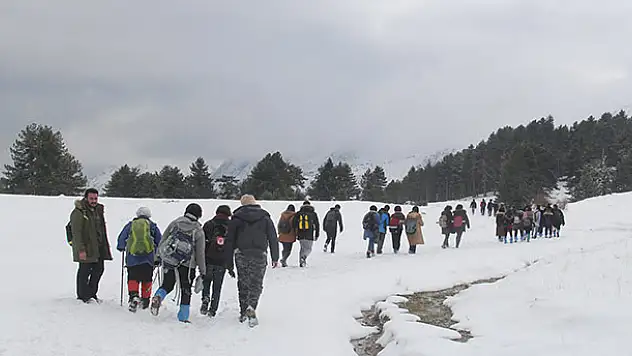 Beyşehir'de karda doğa yürüyüşü