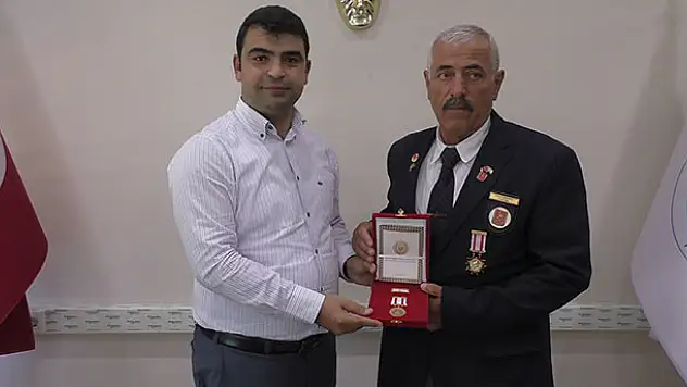 Beyşehir'de Kıbrıs gazilerine madalya ve berat verildi
