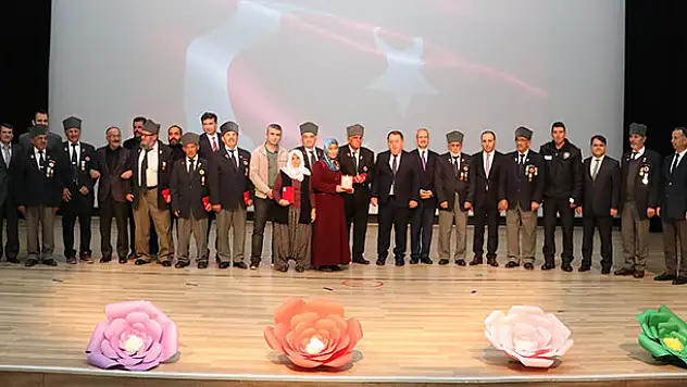 Beyşehir'de Kıbrıs gazilerine madalyaları verildi