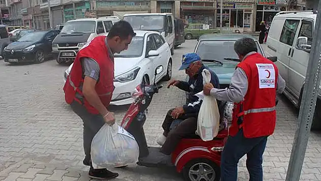 Beyşehir'de Kızılay'dan Ramazanda İhtiyaç Sahiplerine Yardım Eli