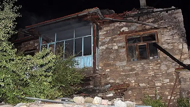Beyşehir'de Korkutan Ev Yangını