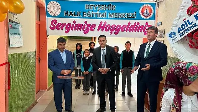 Beyşehir'de kursiyerler el emeklerini sergiledi
