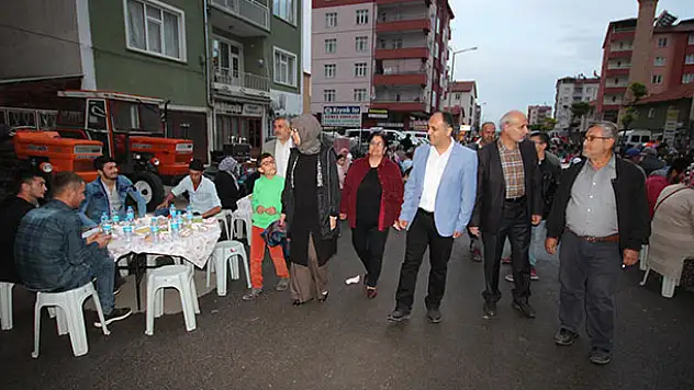 Beyşehir'de mahalle iftarlarında mehter coşkusu