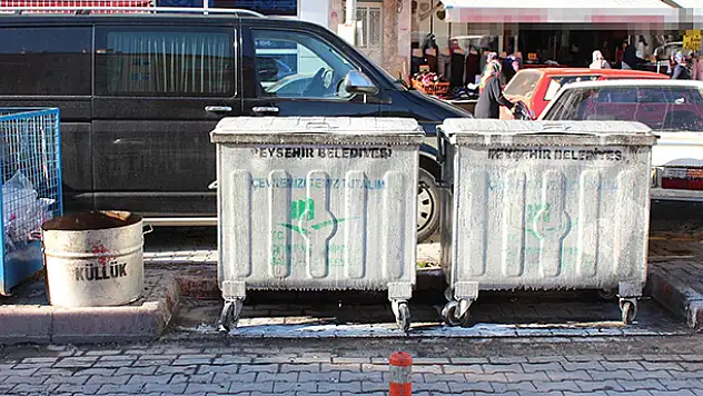 Beyşehir'de Mahallelere Kül Kovaları Dağıtıldı