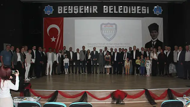 Beyşehir'de meslekte 30 yılını dolduran esnaflara vefa plaketi verildi