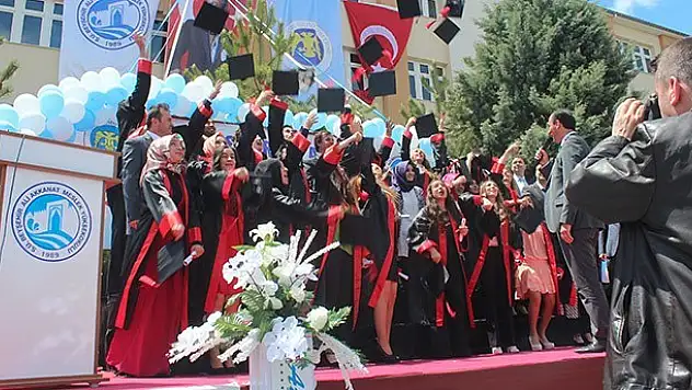 Beyşehir'de mezuniyet coşkusu