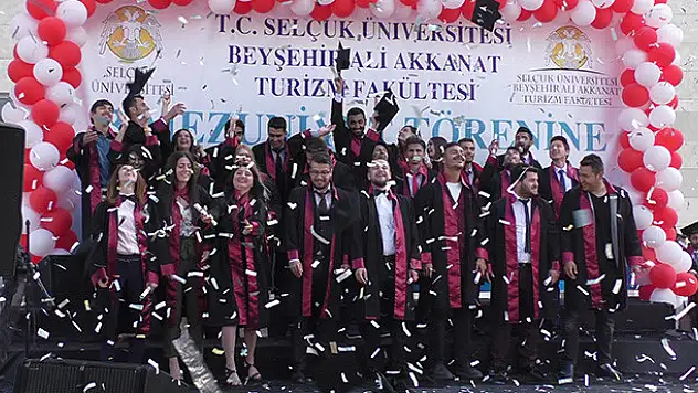 Beyşehir'de mezuniyet heyecanı