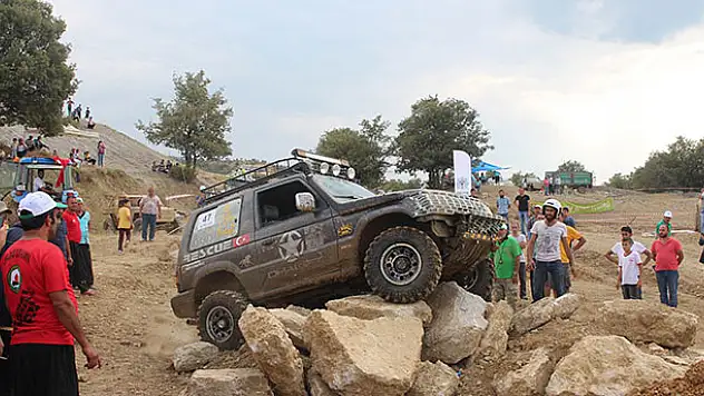 Beyşehir'de nefes kesen off-road yarışları