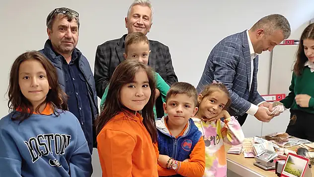 Beyşehir'de öğrenciler Filistinli çocuklar için kermes düzenlendi
