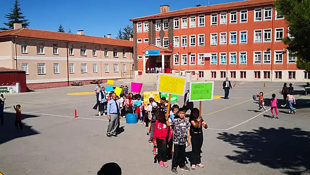 Beyşehir'de öğrenciler sağlık için yürüdü