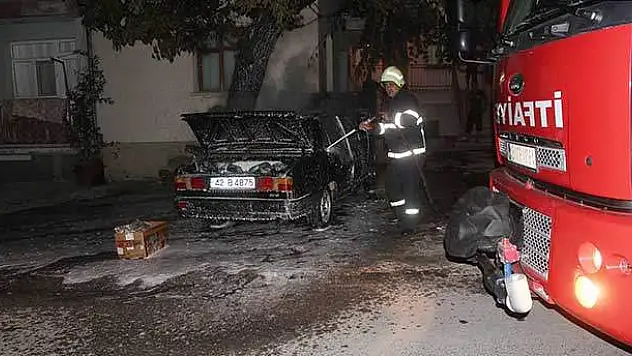 Beyşehir'de Otomobil Yangını