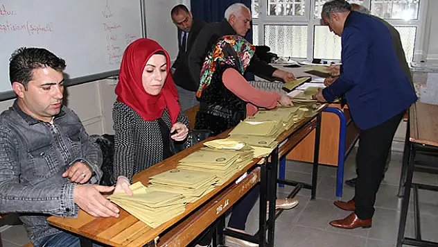 Beyşehir'de oylar eşit çıkınca bakın ne yaptılar