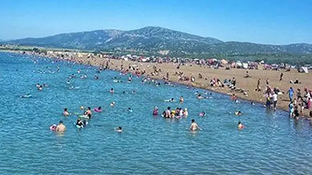 Beyşehir'de plajlara yoğun ilgi