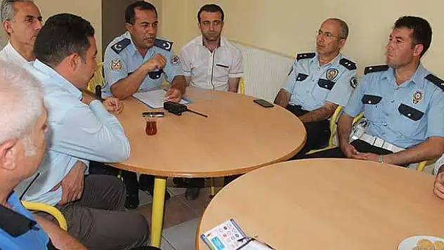 Beyşehir'de polisten mahalle huzur toplantısı