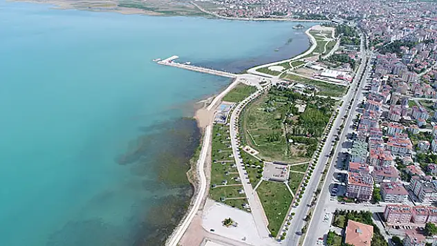 Beyşehir'de sahil bandına bisiklet ve yürüyüş yolu