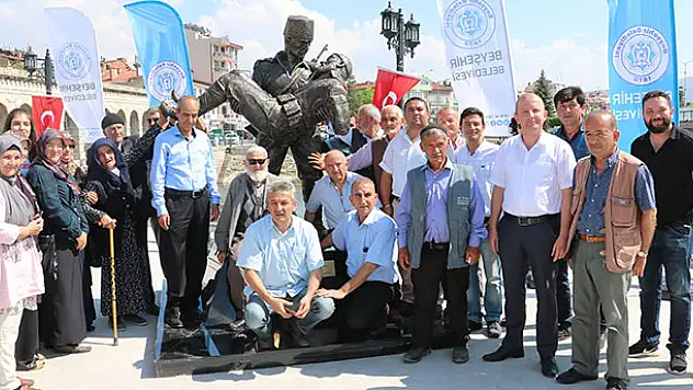 Beyşehir'de şehit baba oğul anıtı açıldı