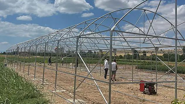 Beyşehir'de seracılık yapmak isteyen çiftçilere destek
