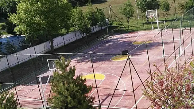 Beyşehir'de spor sahasına 50 bin liralık yatırım