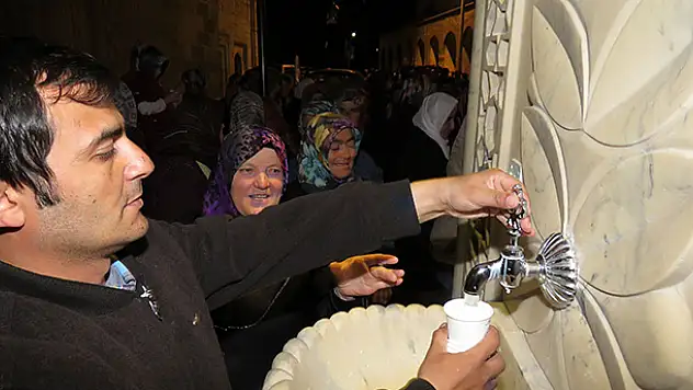 Beyşehir'de süt ikramı