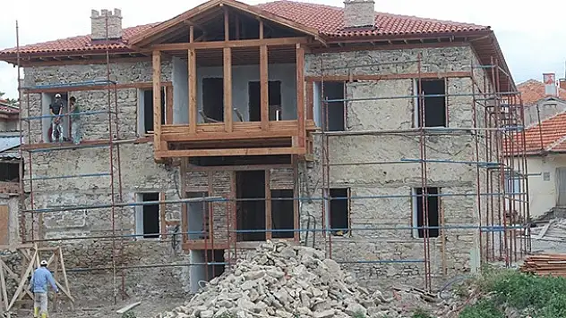 Beyşehir'de tarihi yapılar canlandırılıyor