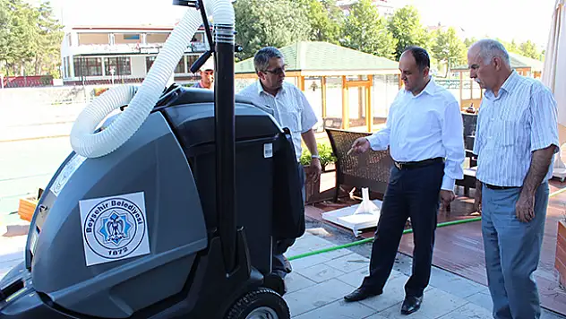 Beyşehir'de Vakumlu Süpürge Aracı Hizmette