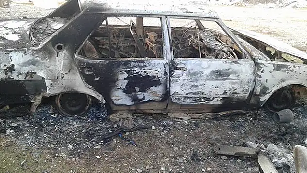 Beyşehir'de yanmış otomobil bulundu