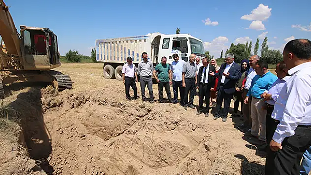 Beyşehir'de yarı olimpik yüzme havuzunun temeli atıldı