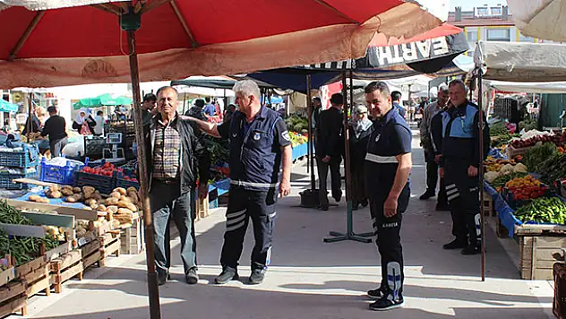 Beyşehir'de zabıtadan pazar yerinde düzenleme çalışmaları