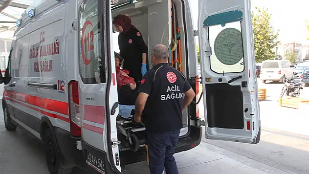 Beyşehir'de zehirlenme şüphesiyle 2 kişi hastaneye kaldırıldı
