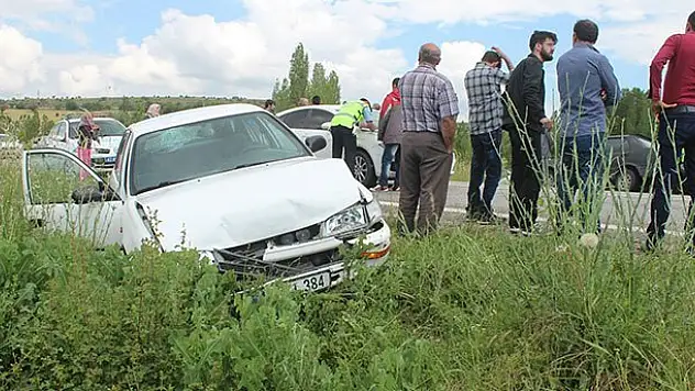Beyşehir'de Zincirleme Kaza 2 Yaralı