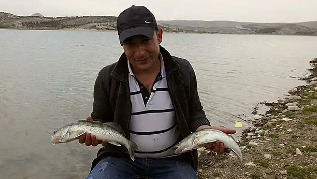 Beyşehir'deki amatör olta balıkçıları için mesai zamanı