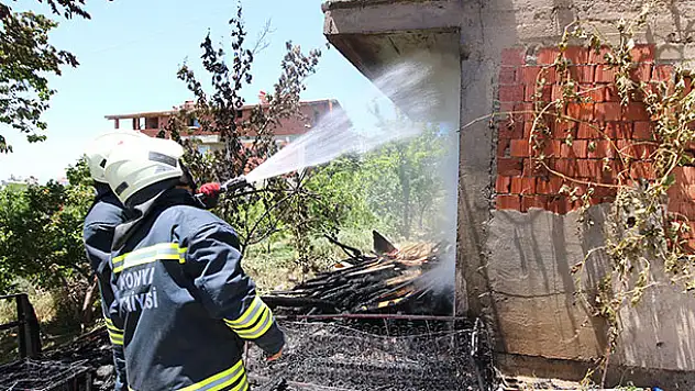 Beyşehir'deki ev yangını büyümeden söndürüldü