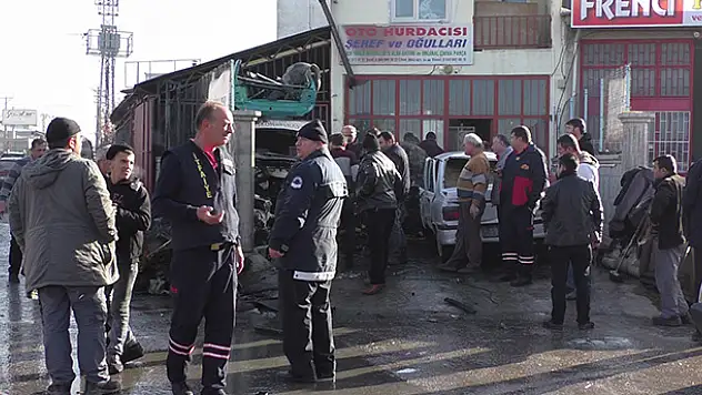 Beyşehir'deki oto hurda deposunda yangın çıktı