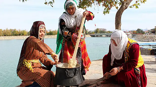 Beyşehir'deki tarhana geleneği, festivalle dünyaya tanıtılacak