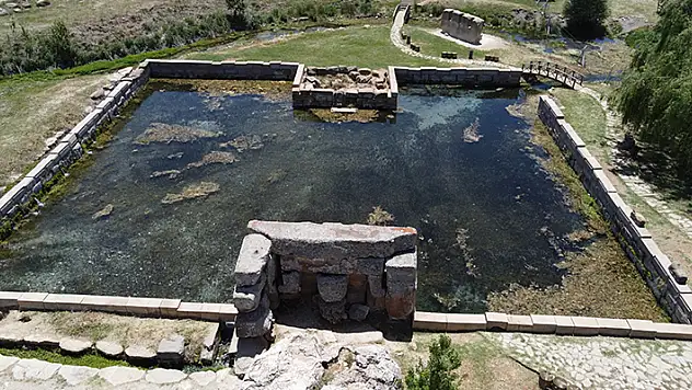 Beyşehir'deki tarihi su anıtı kuraklıktan etkilendi
