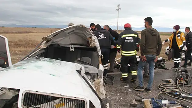 Beyşehir'deki trafik kazasında ağır yaralanan sürücü yaşam mücadelesini kaybetti