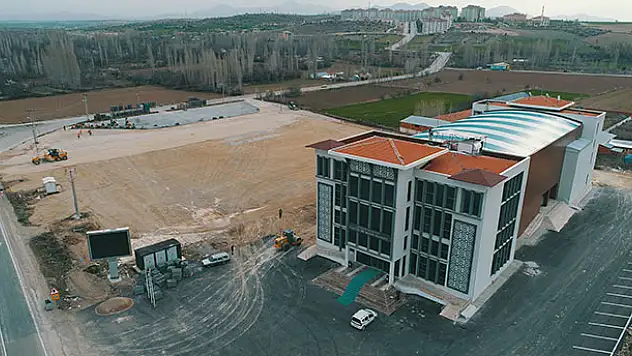 Beyşehir'e yeni açık otopark alanı
