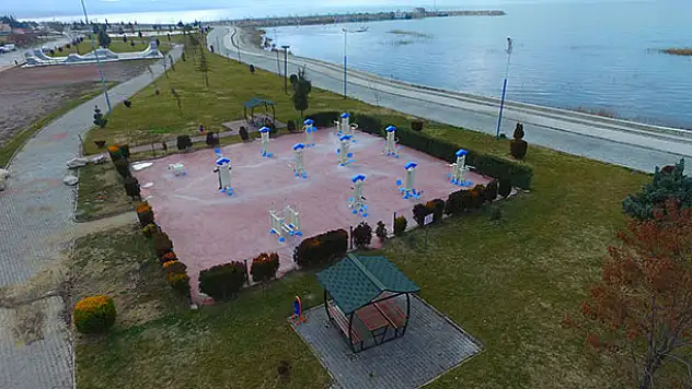 Beyşehir Gölü kıyısında yenilenen fitness park hizmette